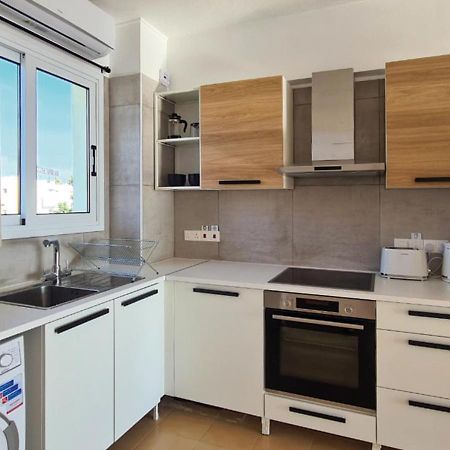 파포스 Phaedrus Living: Seaview Luxury Flat Paphinia 204 아파트 외부 사진
