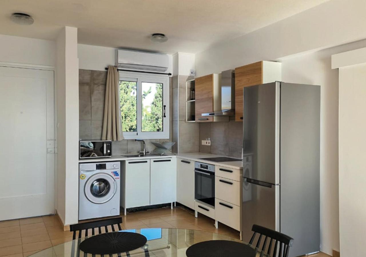 파포스 Phaedrus Living: Seaview Luxury Flat Paphinia 204 아파트 외부 사진