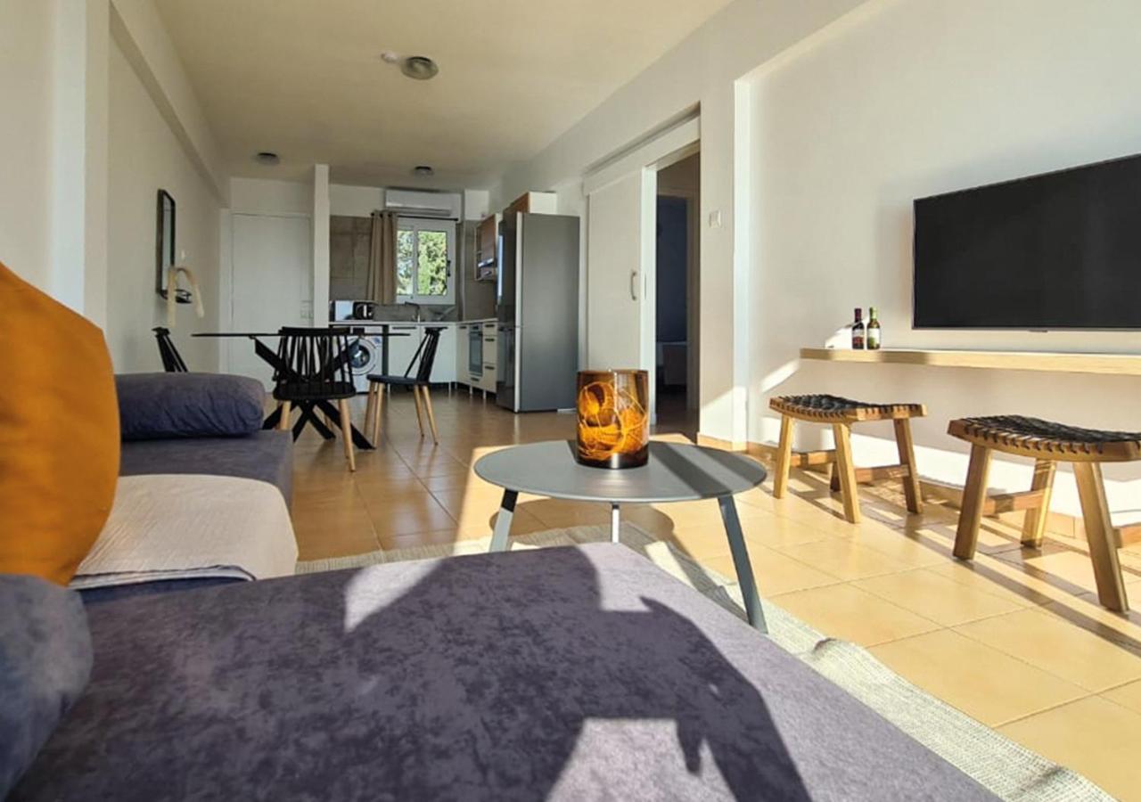 파포스 Phaedrus Living: Seaview Luxury Flat Paphinia 204 아파트 외부 사진