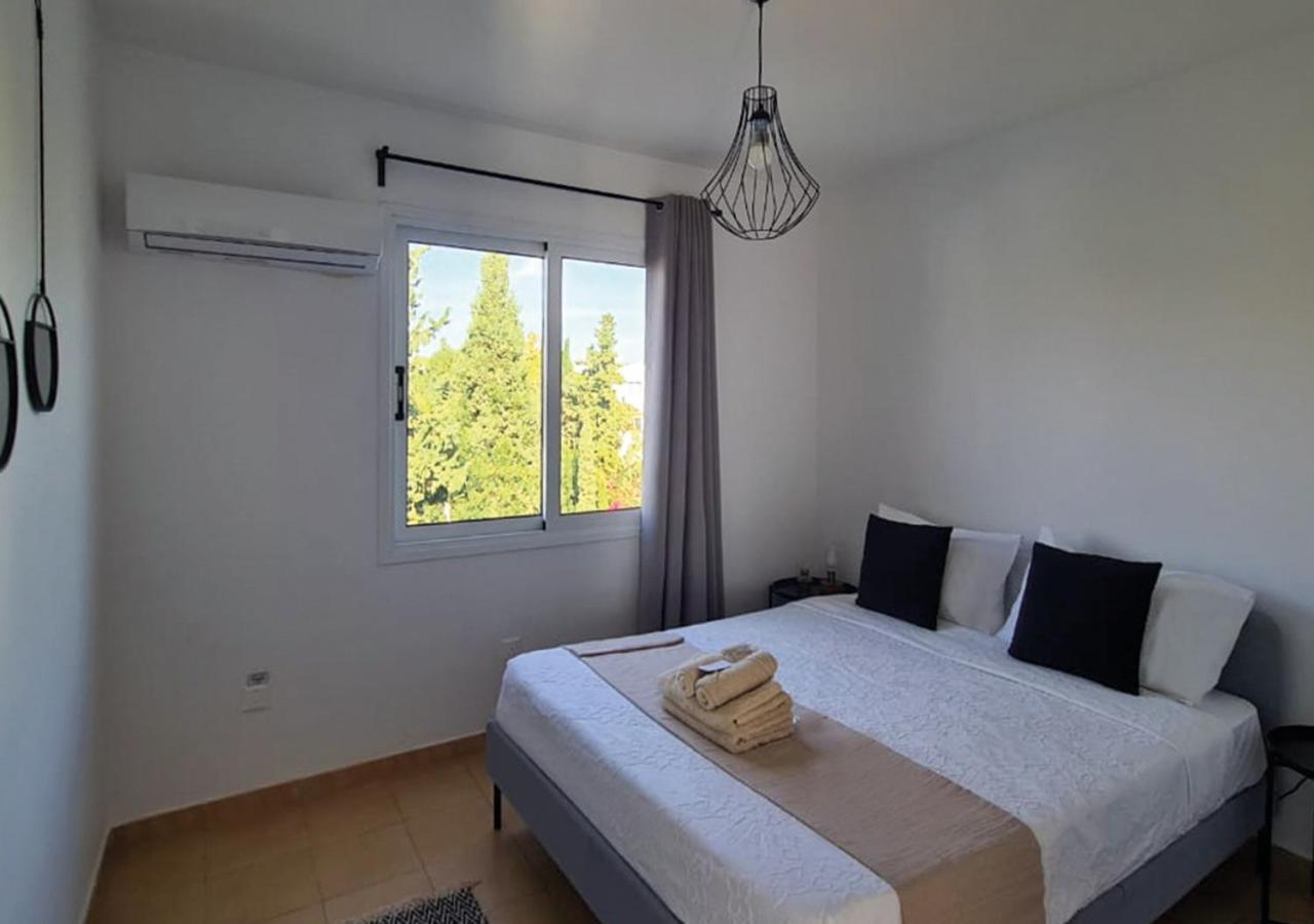 파포스 Phaedrus Living: Seaview Luxury Flat Paphinia 204 아파트 외부 사진