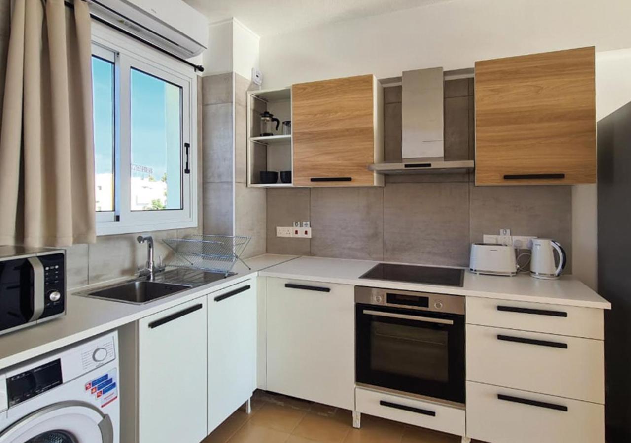 파포스 Phaedrus Living: Seaview Luxury Flat Paphinia 204 아파트 외부 사진